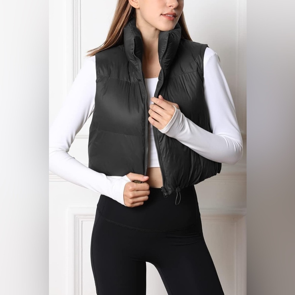 NWT- Automet Women’s Lightweight Sleeveless Cropped Puffer Vest SIZE: Medium